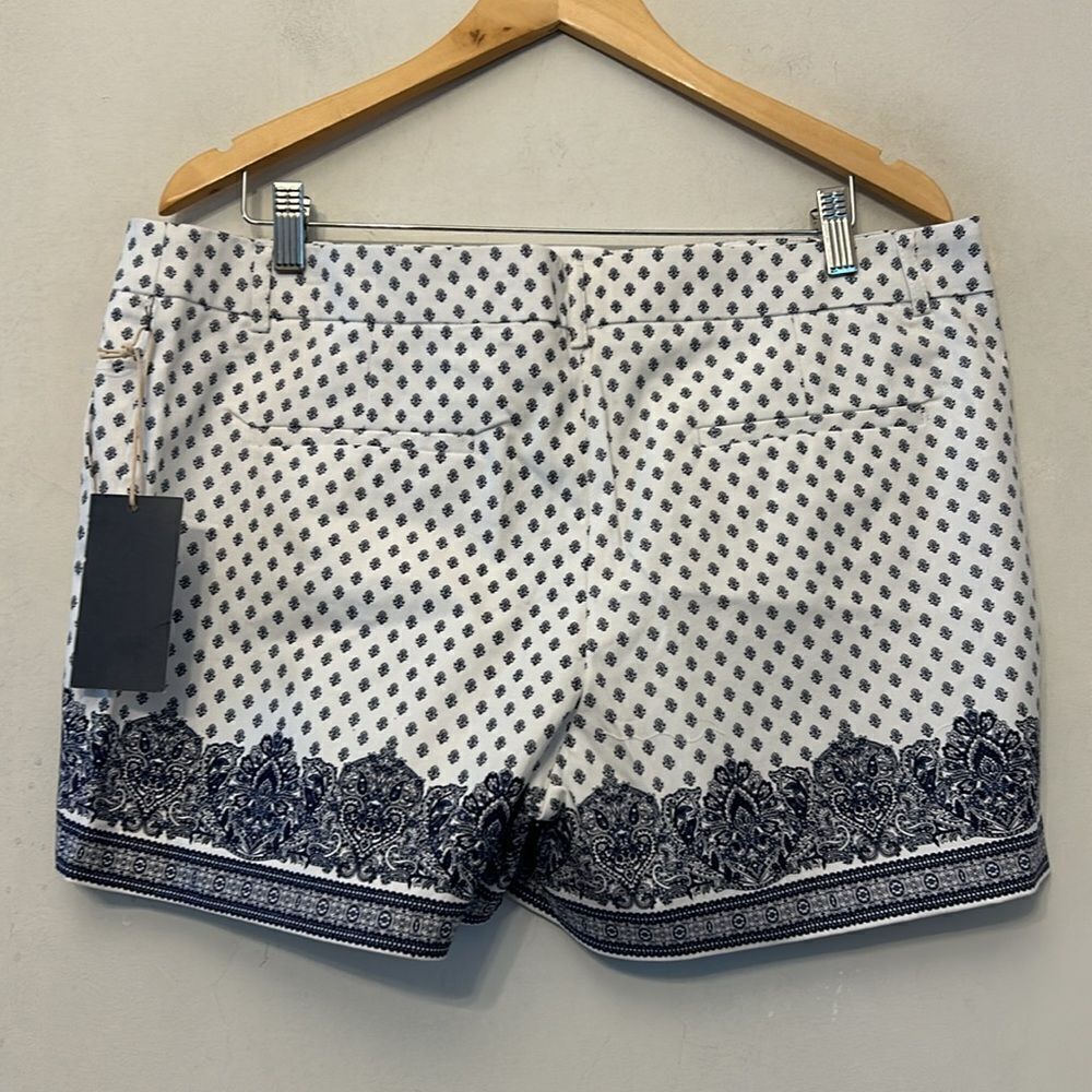 ARTISAN NY navy blue white patterned shorts Size 14 New - Picture 8 of 9